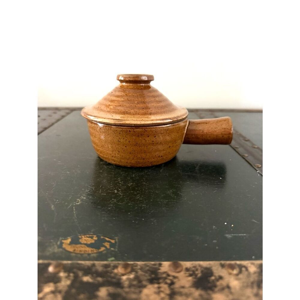 VTG STONEWARE ONION SOUP BOWL EGG BOWL CROCK W/ HANDLE VENTED LID BROWN POTTERY